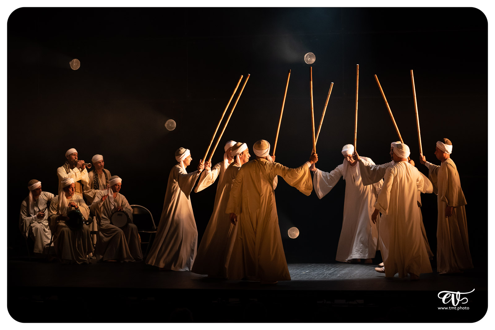 DANS LE CERCLE DES HOMMES DU NIL - CENTRE MEDHAT FAWZY DE MALLAW